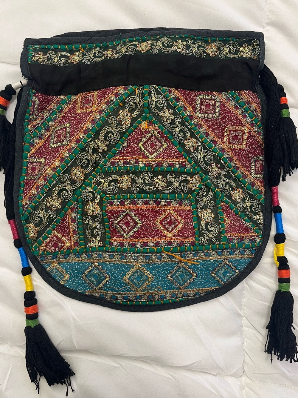 NWOT Handmade Embroidered Tassel Boho Bucket Bag - Picture 4 of 9
